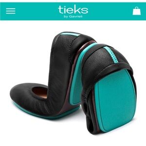 NWT. Tieks Women’s Classic Black Ballet Flats- Size 7. Box, bow, storage bag